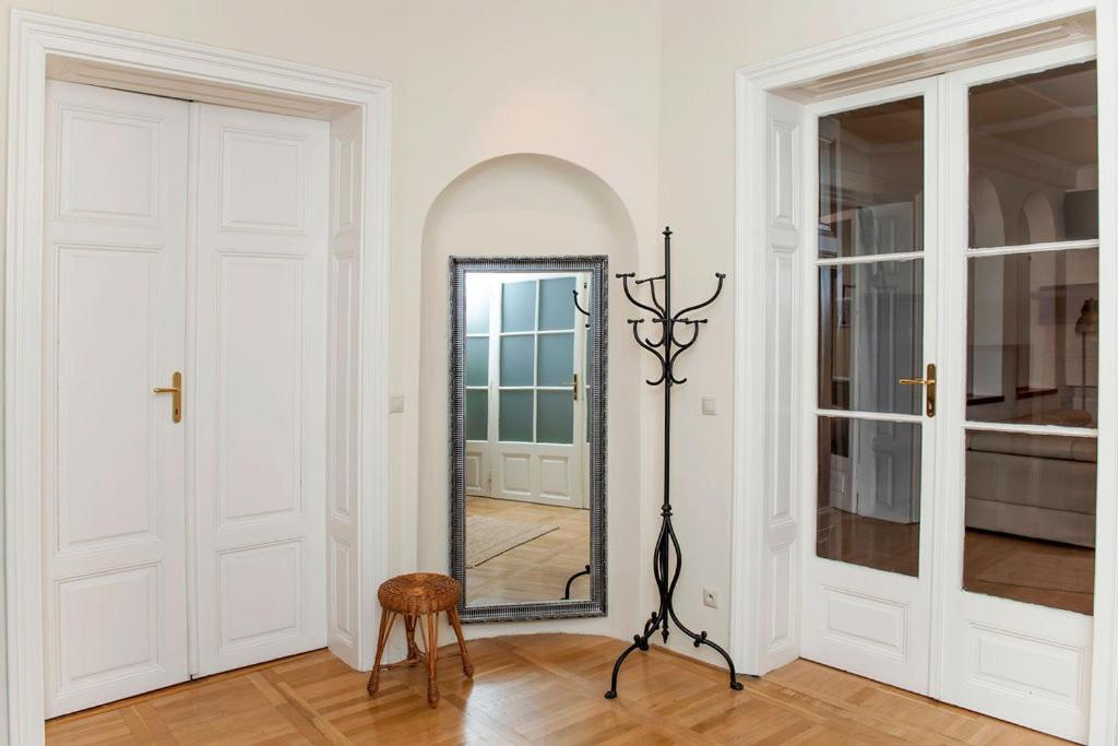 velký apartmán  Bratislava Exterior foto